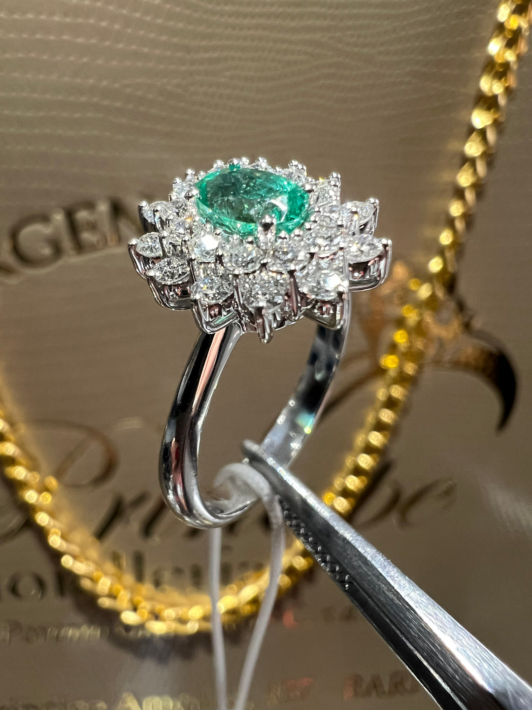 Anello kate smeraldo doppio contorno Visconti