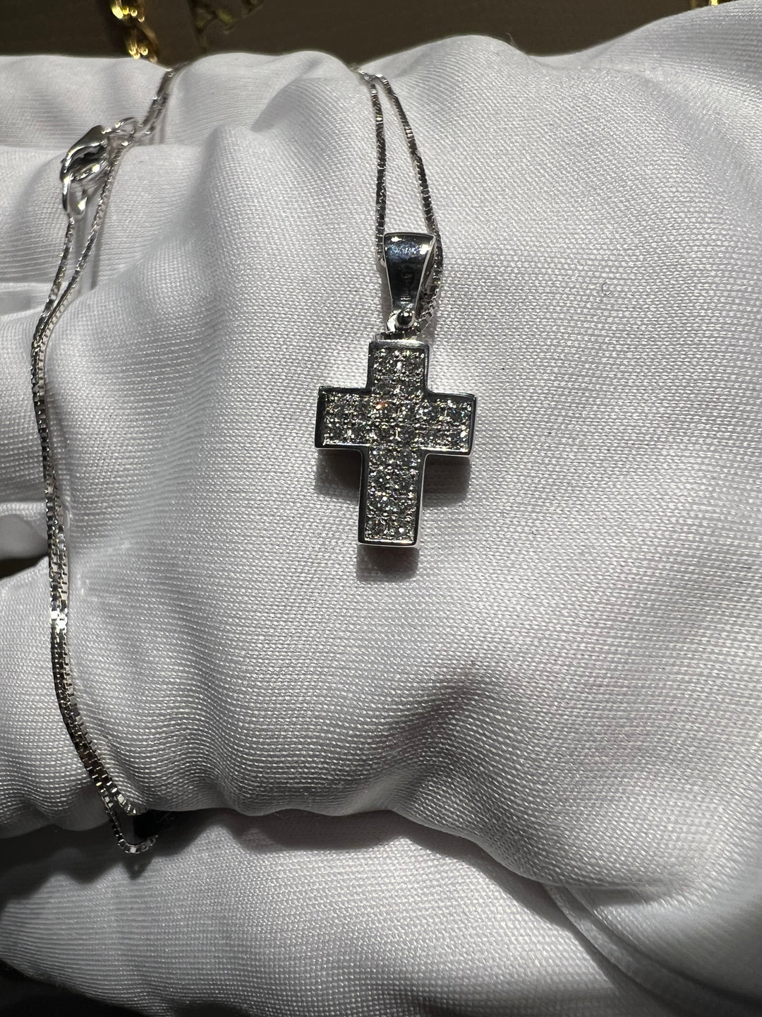 Collana croce scatolata diamanti