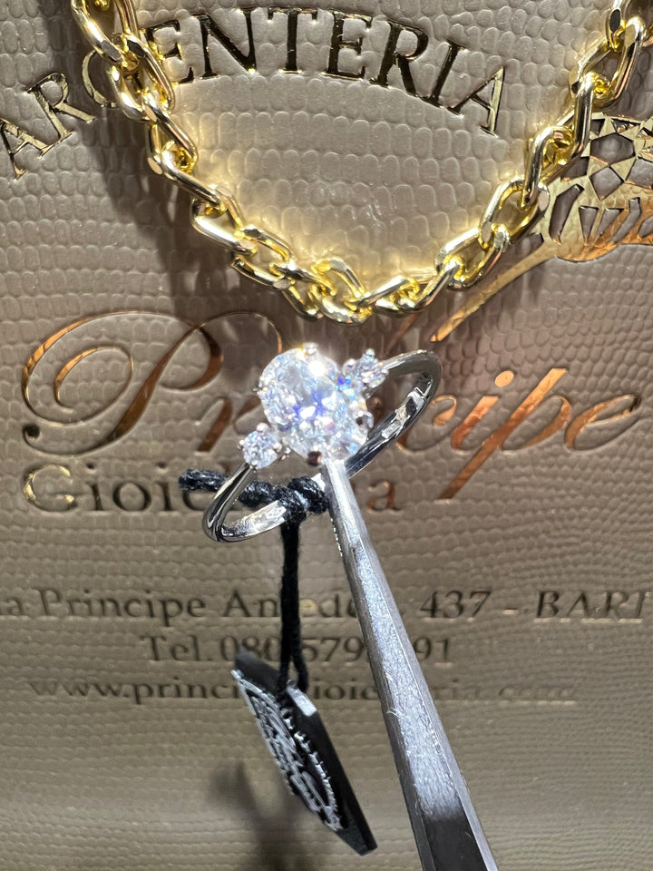 Anello taglio ovale oro