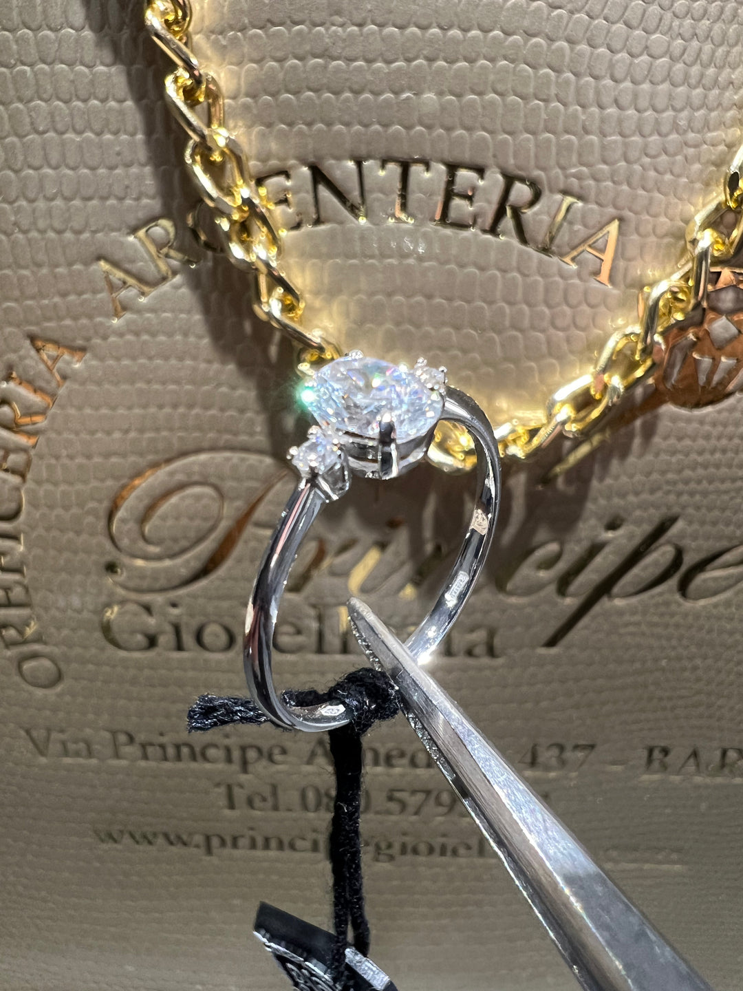 Anello taglio ovale oro