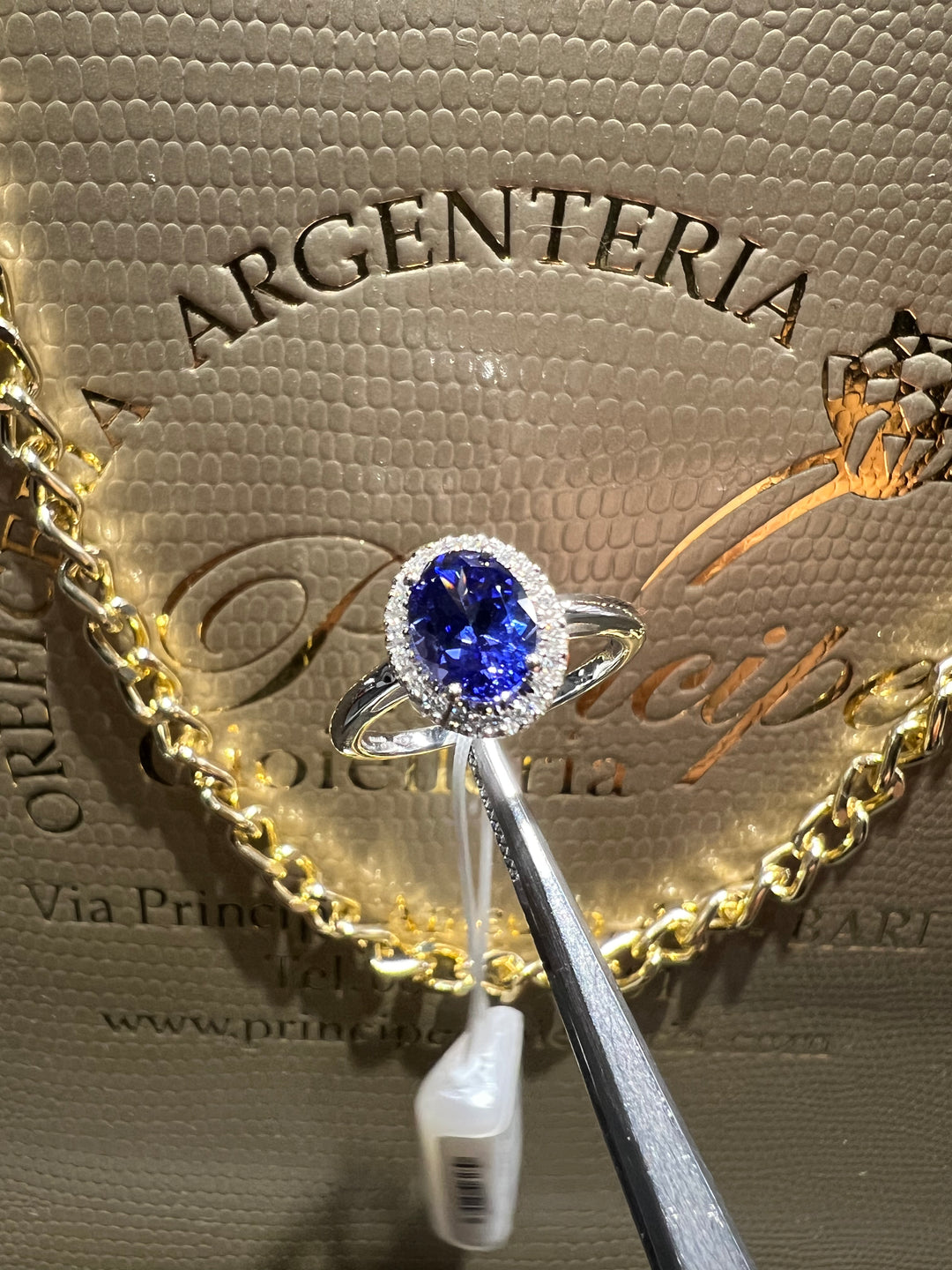 Anello Tanzanite taglio ovale Visconti