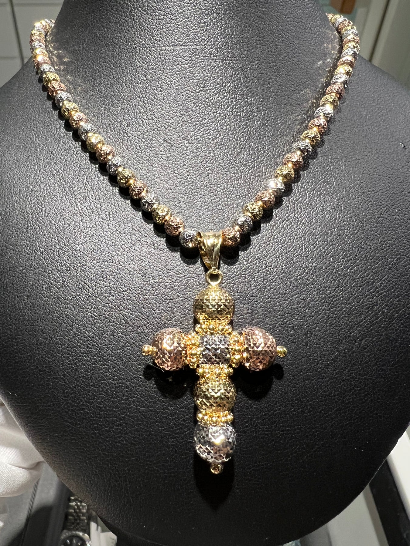 Croce Girocollo Zaffiro Oro Collana Mario Porzio - Gioielleria Eventi Croce Girocollo Zaffiro Oro Collana Mario Porzio - Gioielleria Eventi