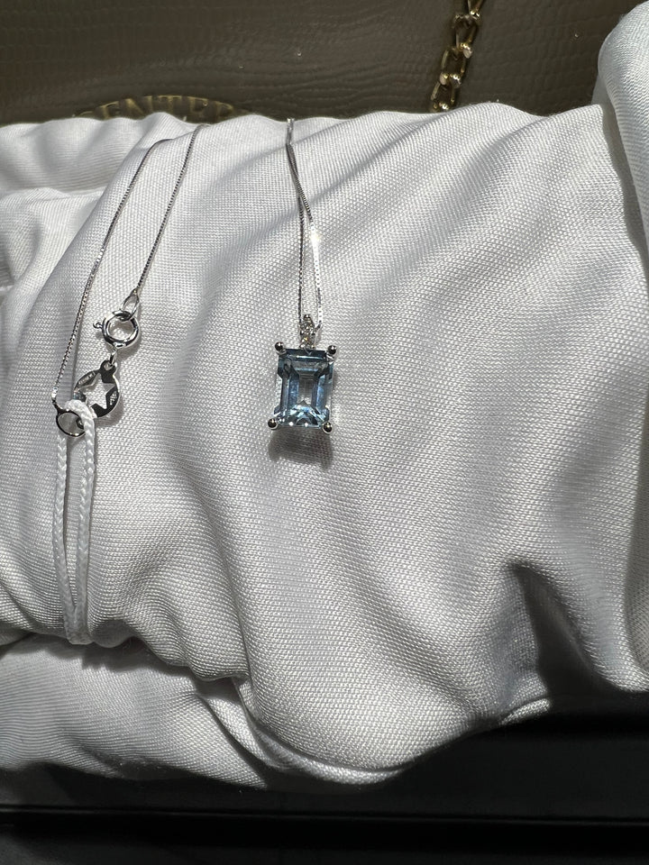 Collana acquamarina taglio smeraldo 0.90 Ct